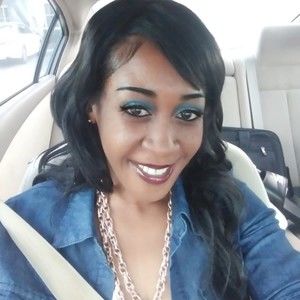 Meet your Posher, Zeketa